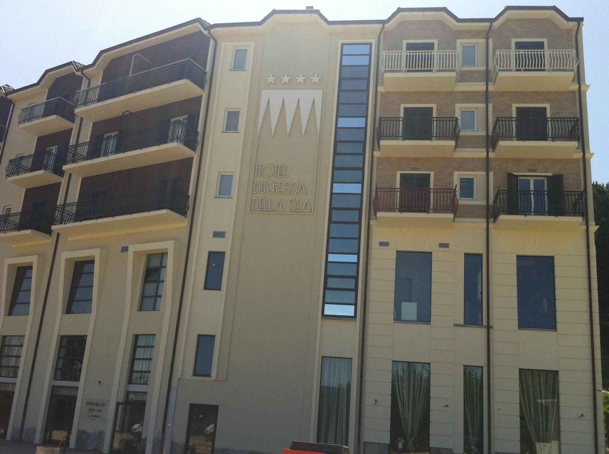Hotel Duchessa Della Sila ซาน จิโอวานนิ อิน ฟิโอเร ภายนอก รูปภาพ