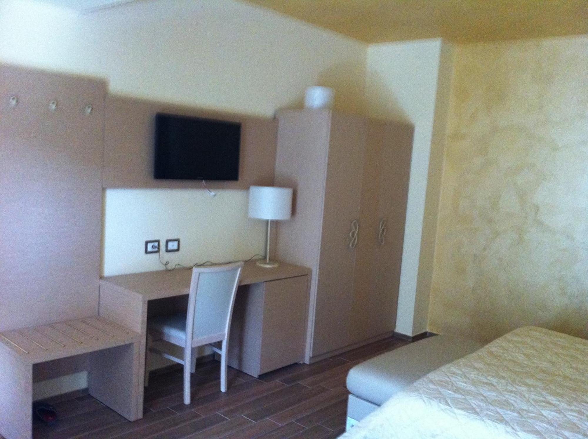 Hotel Duchessa Della Sila ซาน จิโอวานนิ อิน ฟิโอเร ภายนอก รูปภาพ