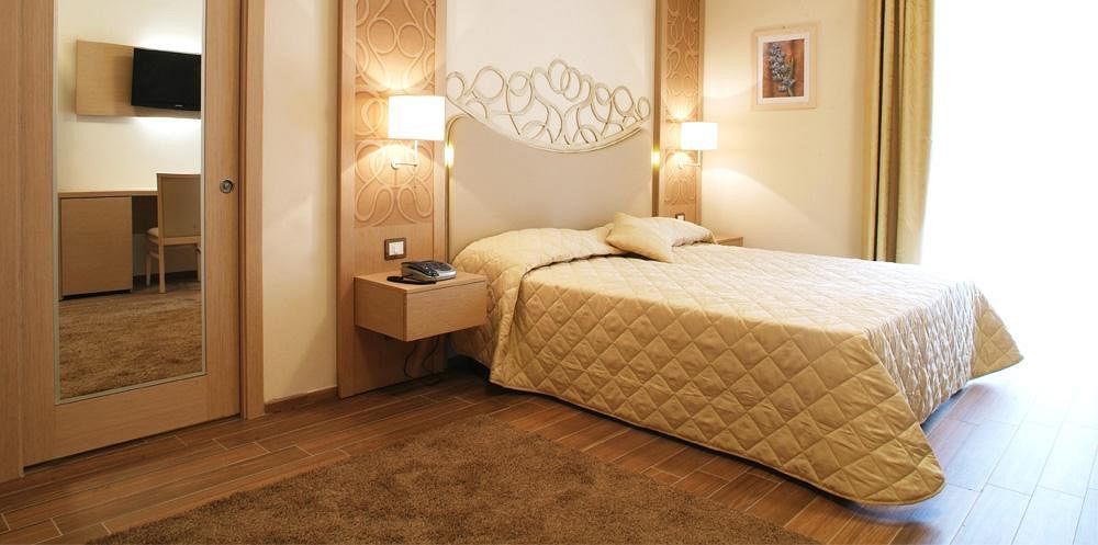 Hotel Duchessa Della Sila ซาน จิโอวานนิ อิน ฟิโอเร ภายนอก รูปภาพ
